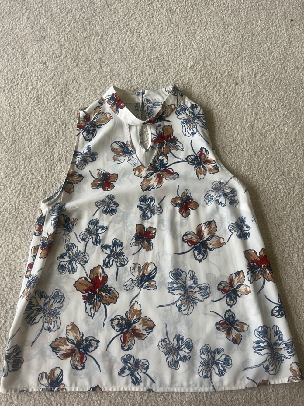 Collective Concepts Sleeveless White Floral Keyhole Blouse